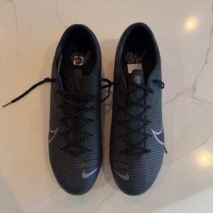 Nike Mercurial Vapor 13 Academy MG Multi-Ground Soccer Cleats